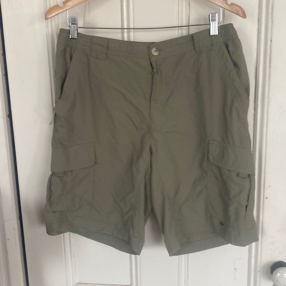 Columbia sportswear shorts men size 10L, new without tags.